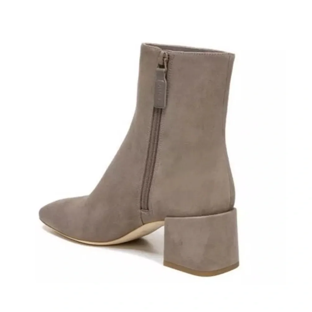 NEW Vince Kaye Suede Block Heel Woodsmoke Size 8